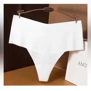Lot of 6 Seamless Thong Panties Size Small No Show Bundle